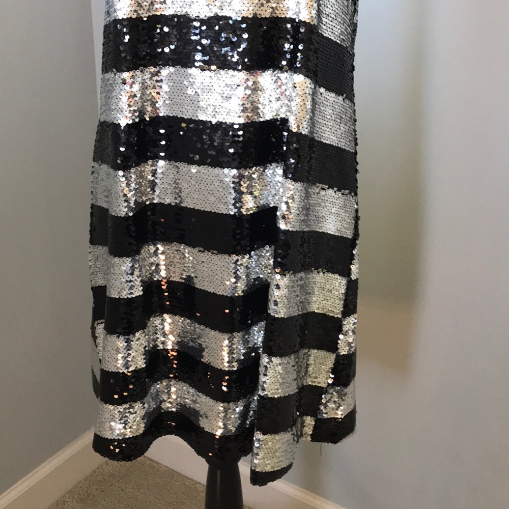 Black & Silver Sequin Dress - Picture 7 of 8